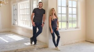 Hosts of flip or flop in empty house